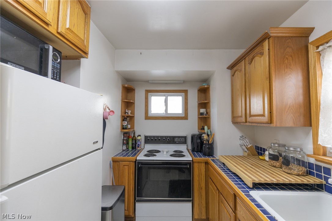 3453 Berea Road Cleveland, OH 44111 - Photo 9 of 32 Gallery Image 9