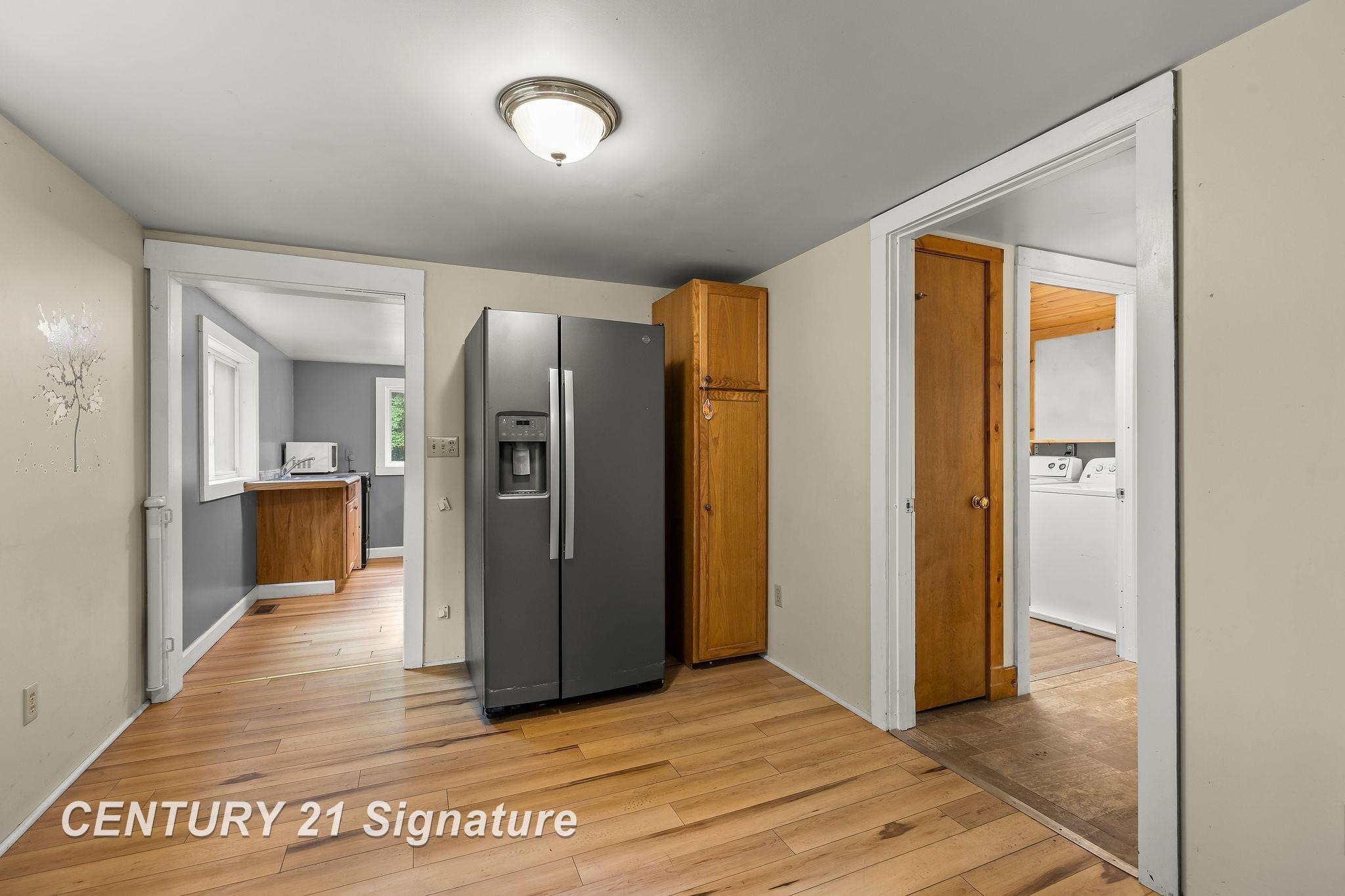 537 South Woodcock Road Midland, MI 48640 - Photo 16 of 35