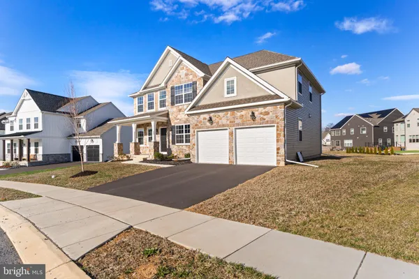 $3,295 | 32 Pamela Drive, Mechanicsburg, PA 17050