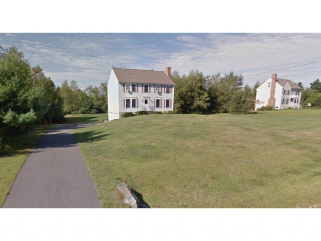 44 Old Auburn Road Derry, NH 03038 - Photo 2 of 15