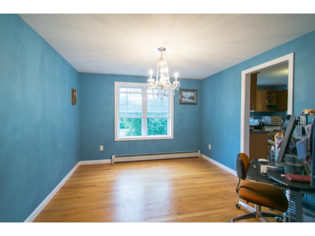 44 Old Auburn Road Derry, NH 03038 - Photo 5 of 15