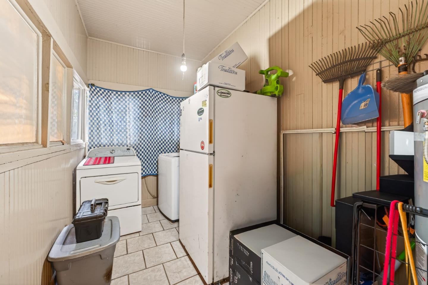 408 J Street Modesto, CA 95351 - Photo 6 of 10