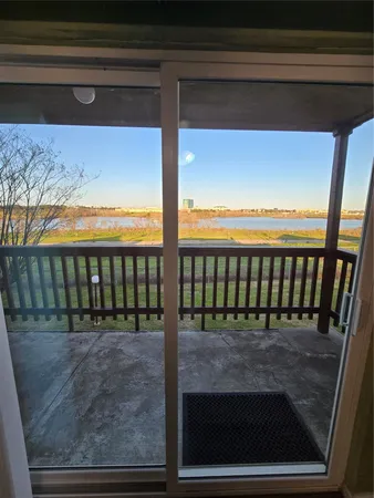 $109,900 | 10555 Turtlewood Court, Unit 1005, Houston, TX 77072