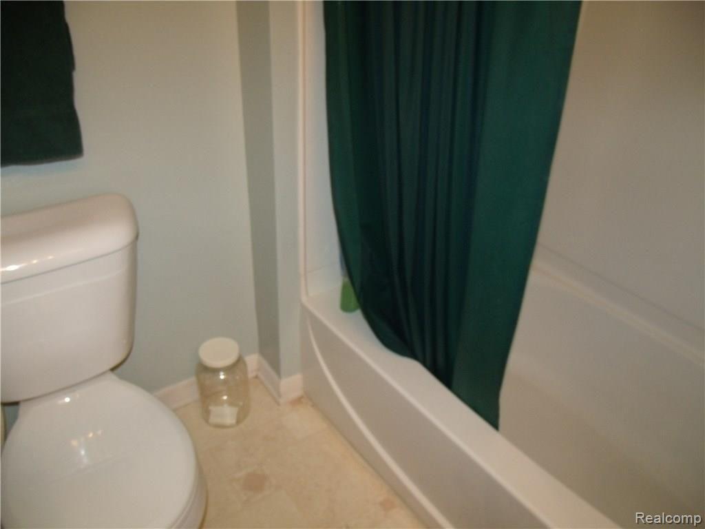 2736 Riverside Drive Trenton, MI 48183 - Photo 7 of 21 GEDC0713.JPG
