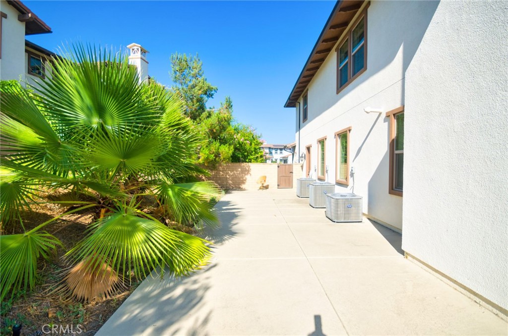 245 Snapdragon Lane Glendora, CA 91741 - Photo 9 of 42