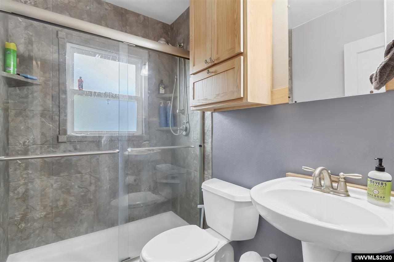 1615 Southwest Liberty Street Albany, OR 97321 - Photo 15 of 26 Gallery Image 15