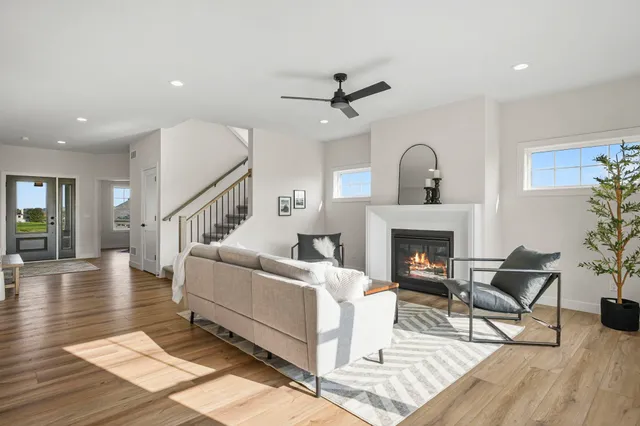 $989,900 | 920 Carnoustie Way, Oregon, WI 53575