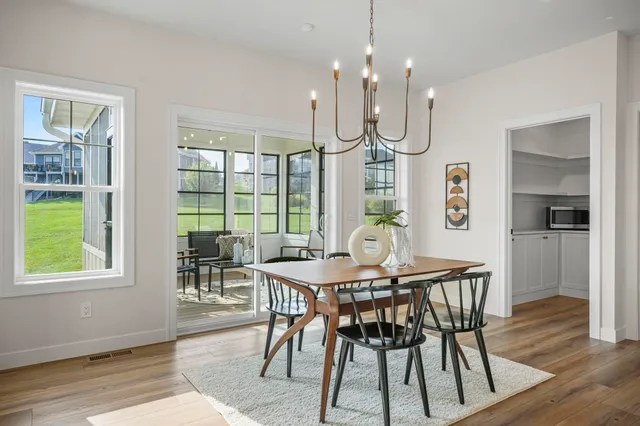 $989,900 | 920 Carnoustie Way, Oregon, WI 53575