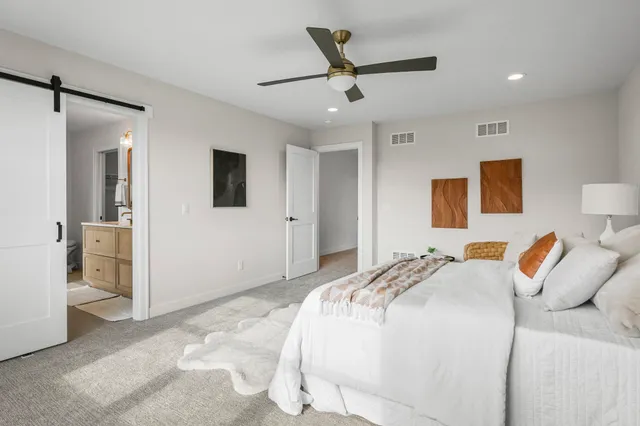 $989,900 | 920 Carnoustie Way, Oregon, WI 53575