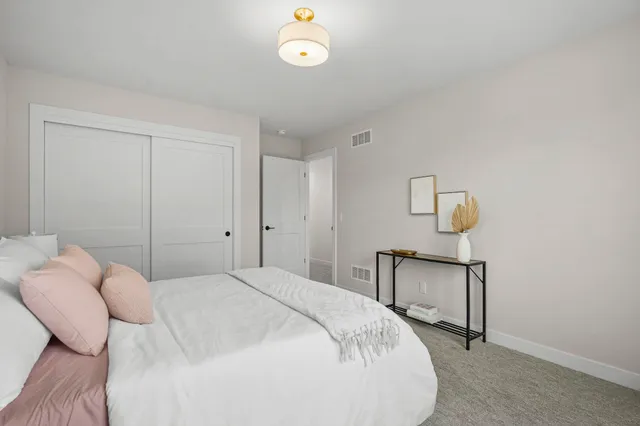 $989,900 | 920 Carnoustie Way, Oregon, WI 53575