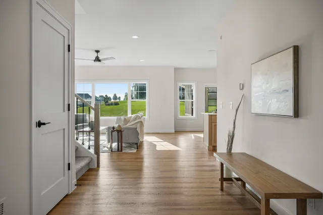 $989,900 | 920 Carnoustie Way, Oregon, WI 53575