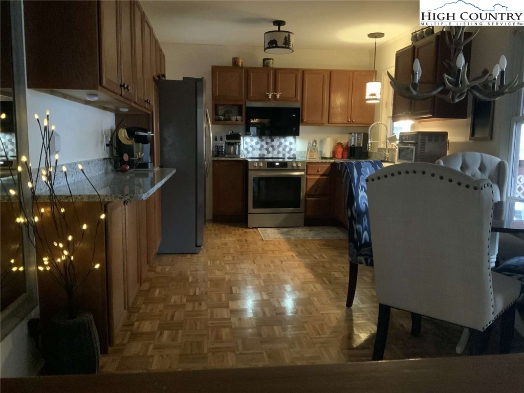 137 Maple Road Blowing Rock, NC 28605 - Photo 14 of 25