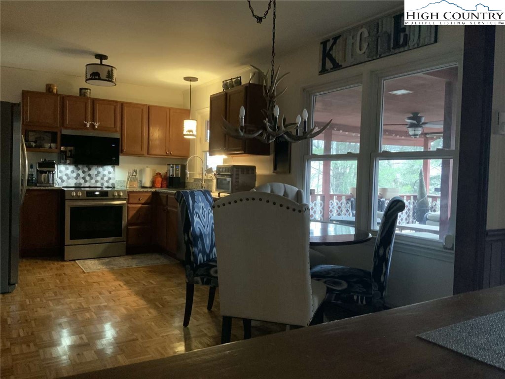 137 Maple Road Blowing Rock, NC 28605 - Photo 15 of 25