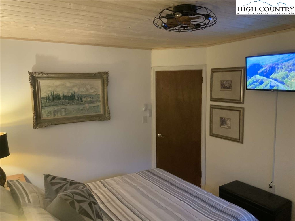 137 Maple Road Blowing Rock, NC 28605 - Photo 21 of 25