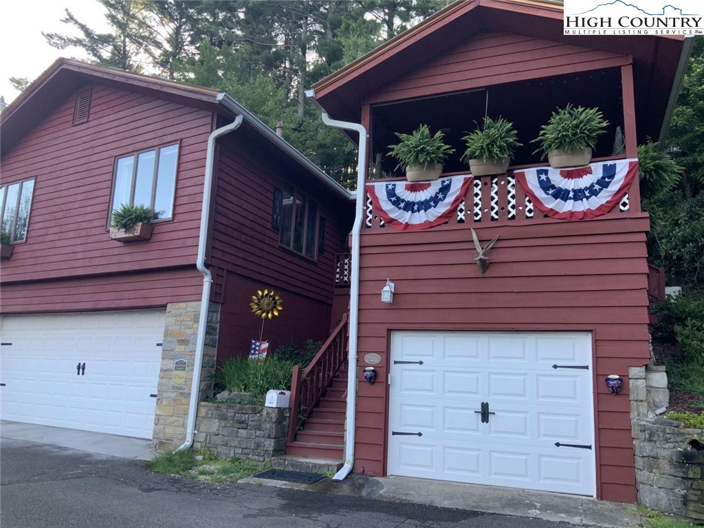 137 Maple Road Blowing Rock, NC 28605 - Photo 3 of 25