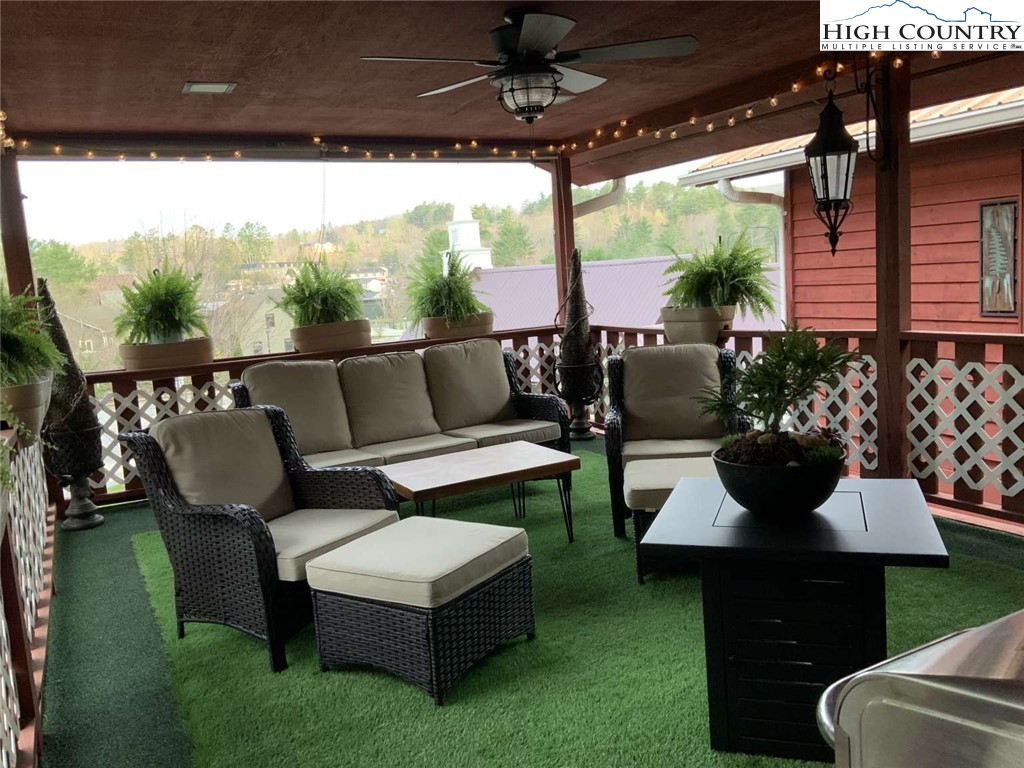 137 Maple Road Blowing Rock, NC 28605 - Photo 4 of 25