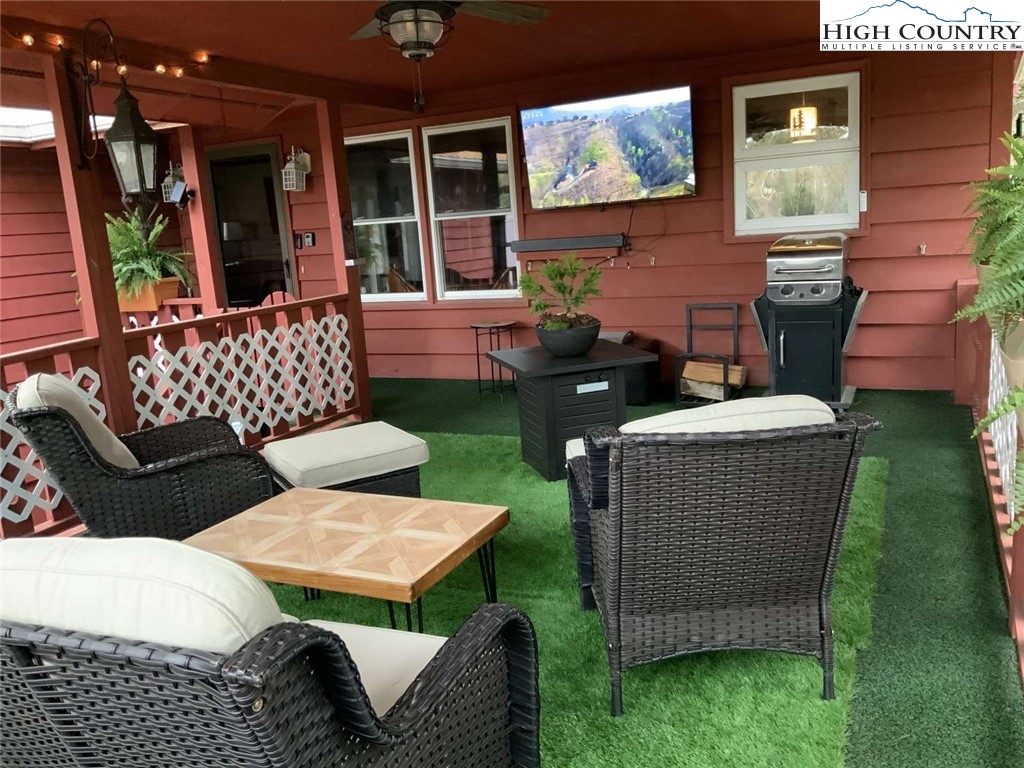 137 Maple Road Blowing Rock, NC 28605 - Photo 5 of 25