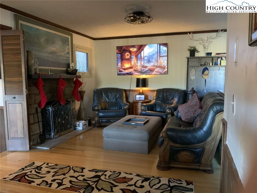 137 Maple Road Blowing Rock, NC 28605 - Photo 8 of 25