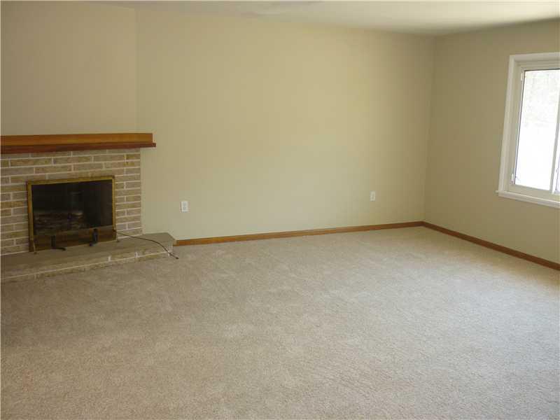 10150 Rinaman Road Wexford, PA 15090 - Photo 5 of 9 Living Room.