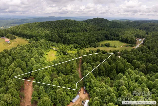 a view of a tennis court