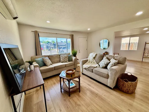 $409,000 | 1917 Grand Avenue, Sacramento, CA 95838