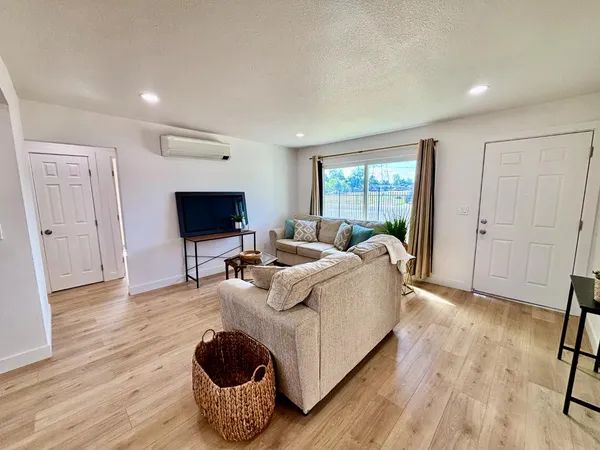 $409,000 | 1917 Grand Avenue, Sacramento, CA 95838