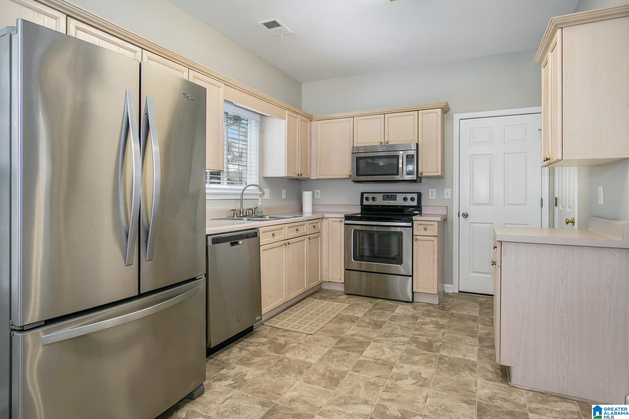 125 Blue Spring Place Alabaster, AL 35007 - Photo 13 of 29 Gallery Image 13