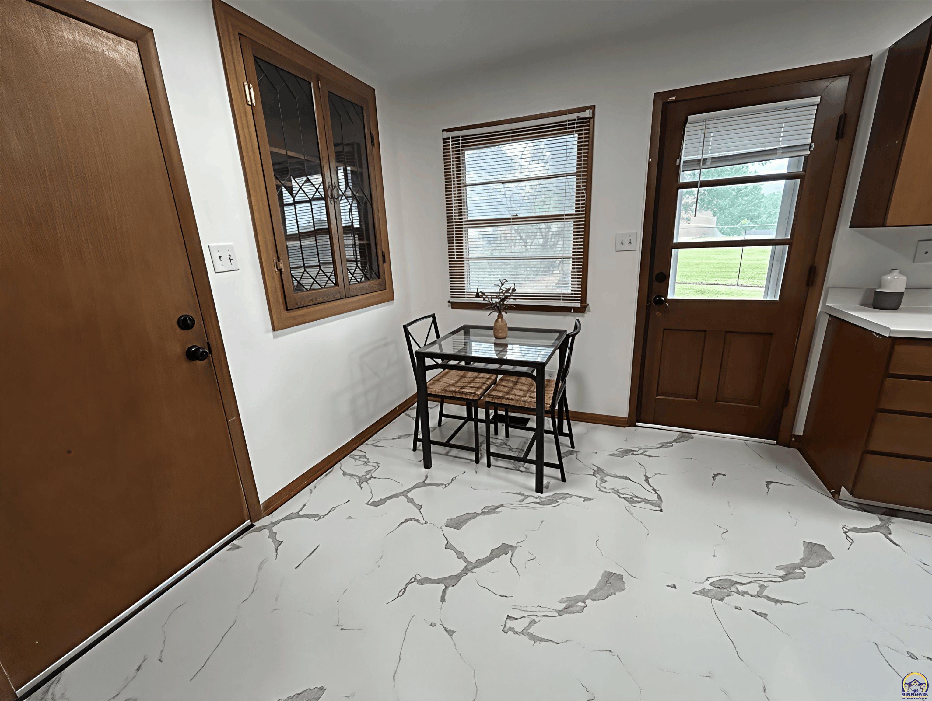 2562 Southwest Kent Street Topeka, KS 66614 - Photo 4 of 18