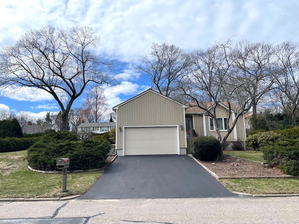 141 Sturbridge Drive Warwick, RI 02886 - Photo 1 of 28