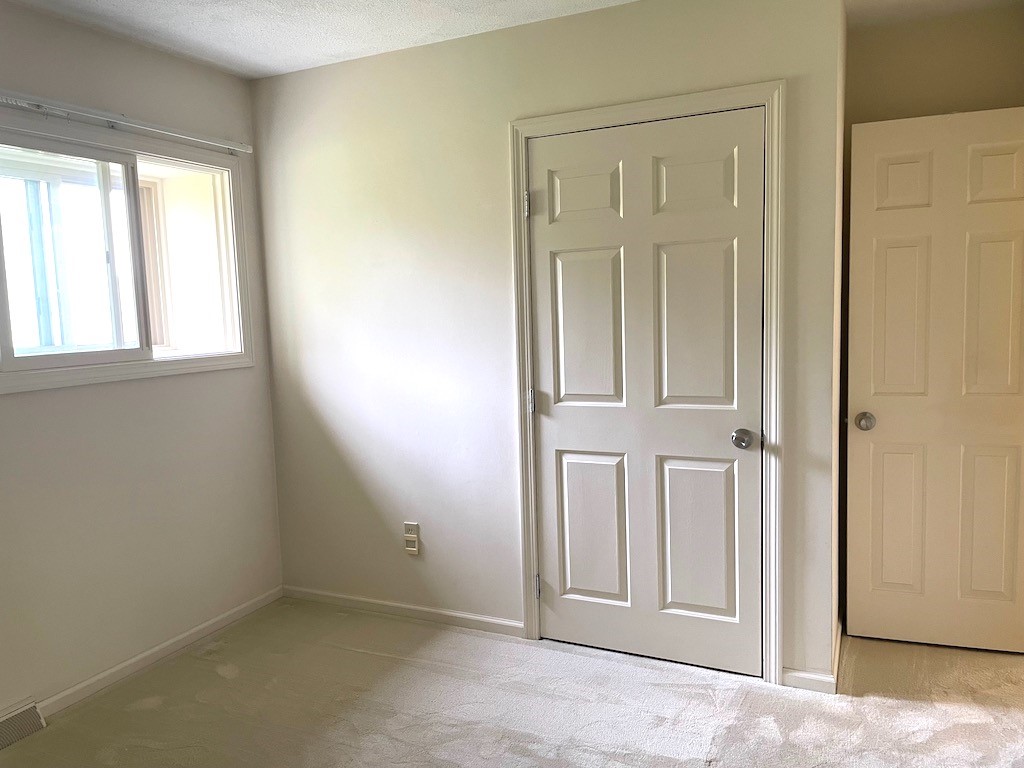 141 Sturbridge Drive Warwick, RI 02886 - Photo 16 of 28