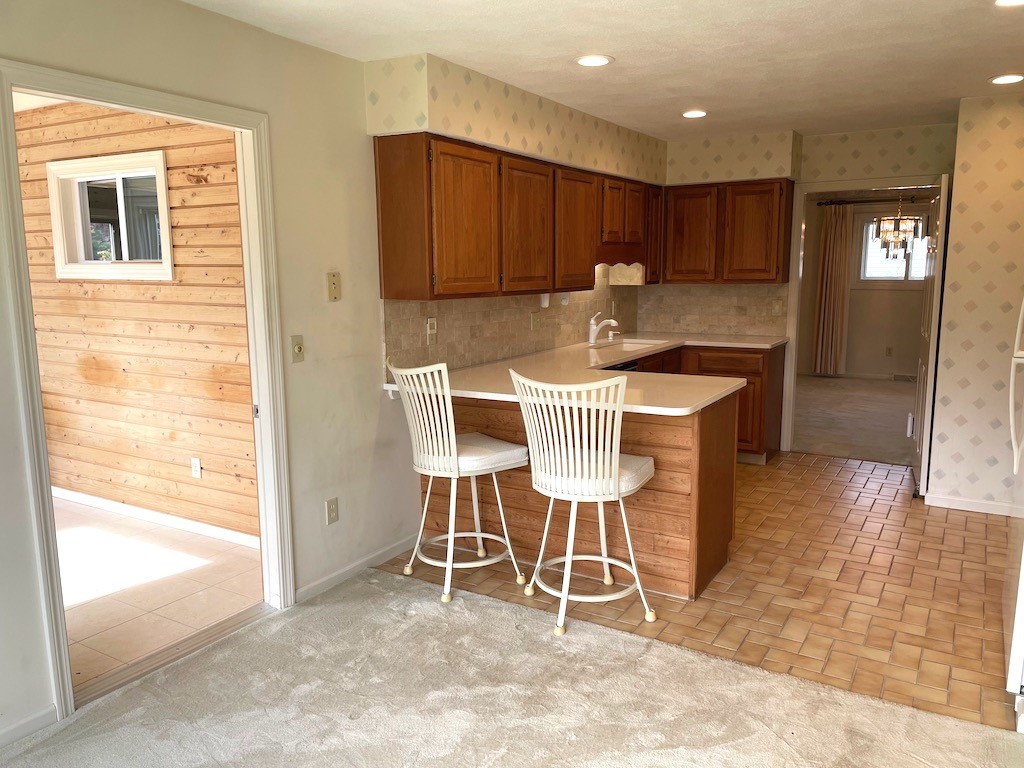 141 Sturbridge Drive Warwick, RI 02886 - Photo 6 of 28