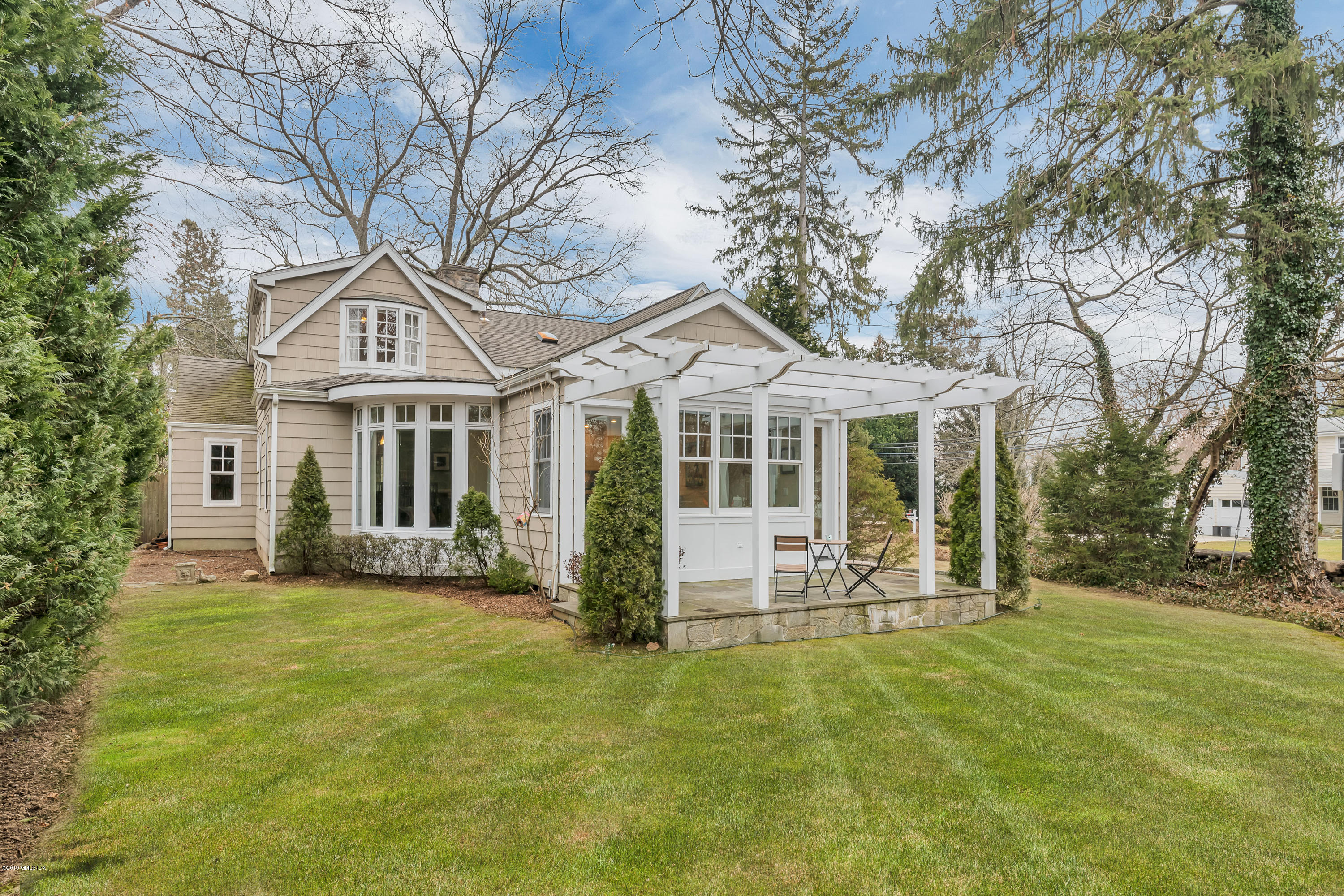 2 Spruce Street Riverside, CT 06878 - Photo 3 of 25 2 Spruce Edit_1DC6750-Edit