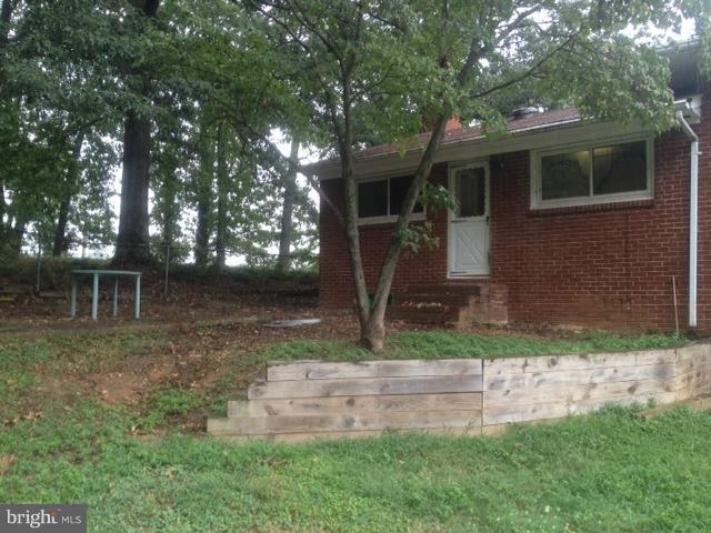 18722 Kerill Road Triangle, VA 22172 - Photo 3 of 12 Exterior (Rear)