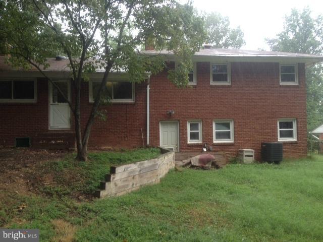 18722 Kerill Road Triangle, VA 22172 - Photo 6 of 12 Exterior (Rear)