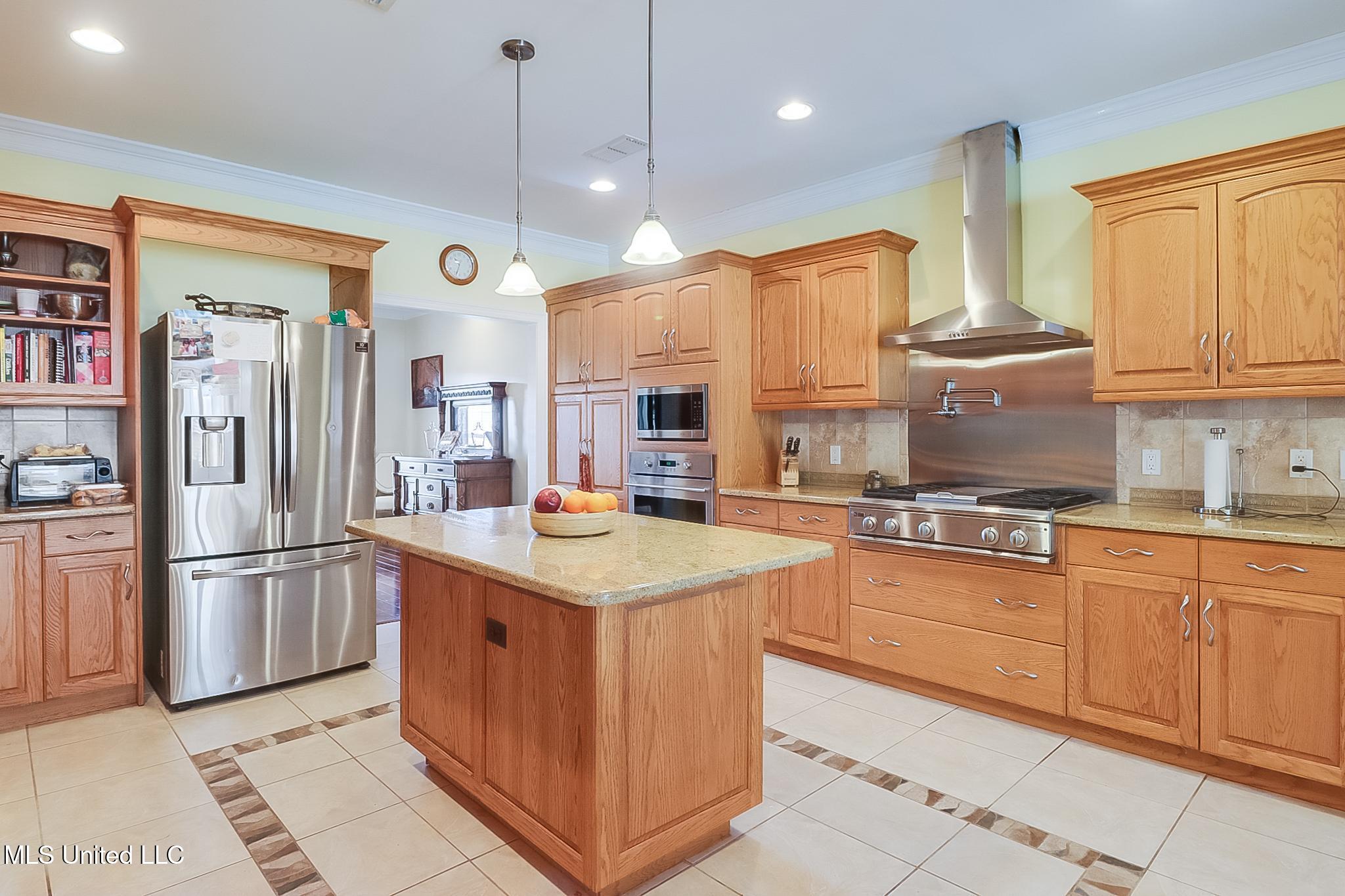 22124 Abbey Road Pass Christian, MS 39571 - Photo 12 of 40 kitchen 4