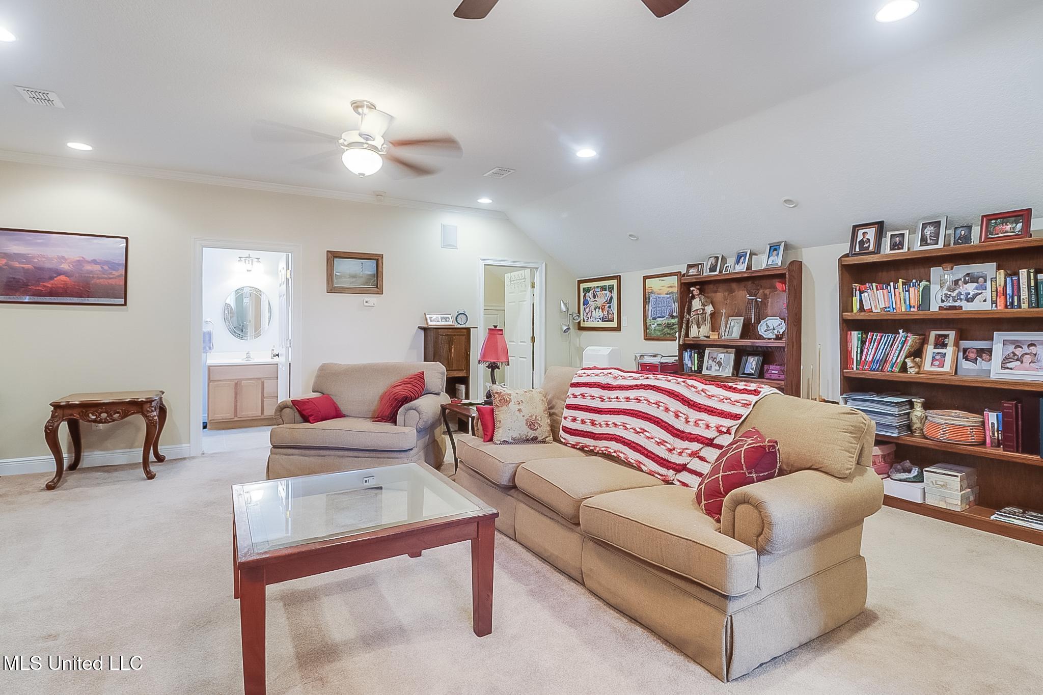 22124 Abbey Road Pass Christian, MS 39571 - Photo 26 of 40 unpstairs den 2