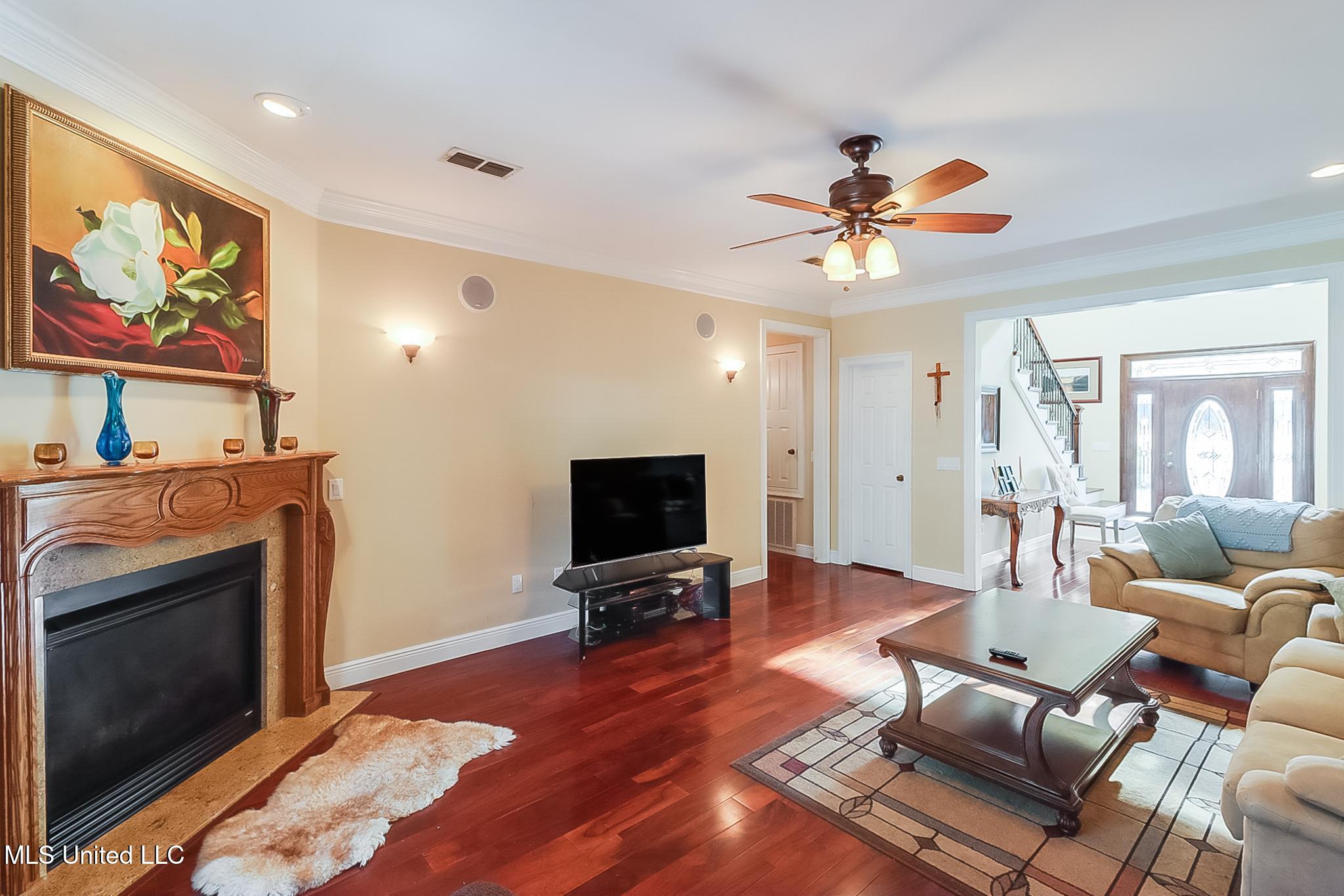 22124 Abbey Road Pass Christian, MS 39571 - Photo 7 of 40 great room