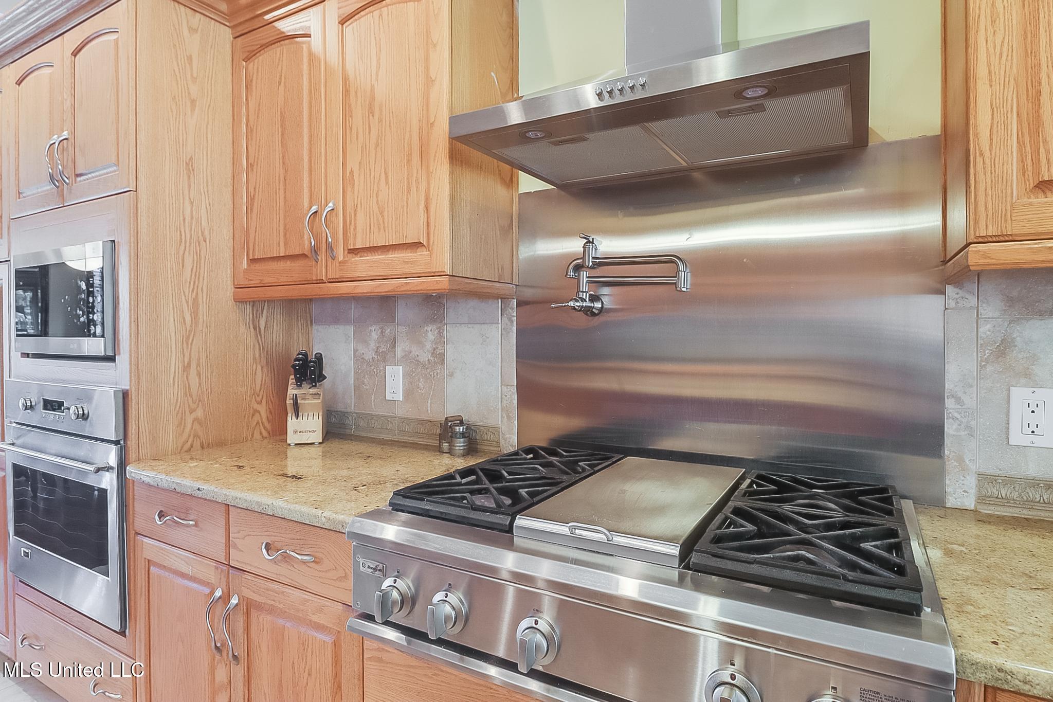 22124 Abbey Road Pass Christian, MS 39571 - Photo 10 of 40 kitchen 2
