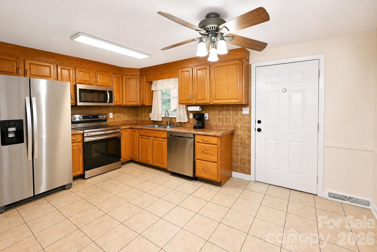 3237 Annex Street Conover, NC 28613 - Photo 7 of 37