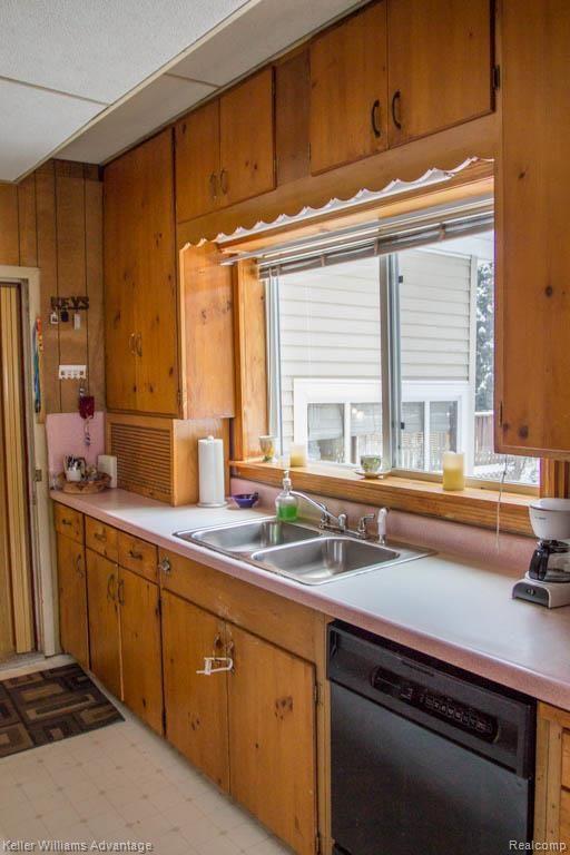 5424 Cedar Lake Road Howell, MI 48843 - Photo 20 of 29 24_Cedar Lake Rd_5424.jpg