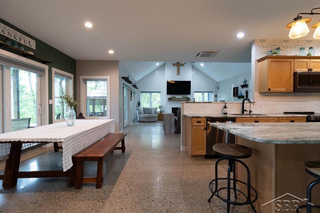 319 East Dopp Road Midland, MI 48640 - Photo 6 of 51