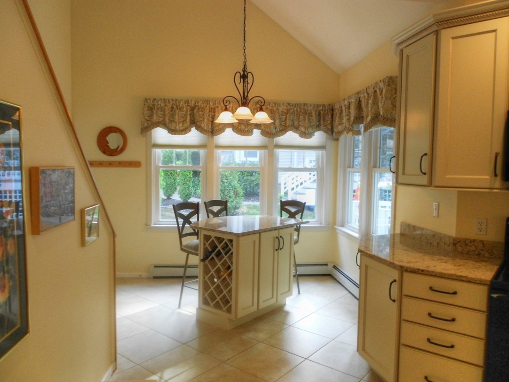 32 Larch Road, Unit 32 South Burlington, VT 05403 - Photo 3 of 25 Gallery Image 3