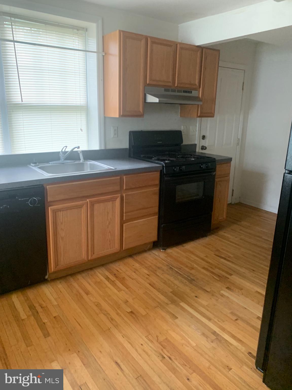 3120 Sumter Road Camden, NJ 08104 - Photo 4 of 10 Kitchen