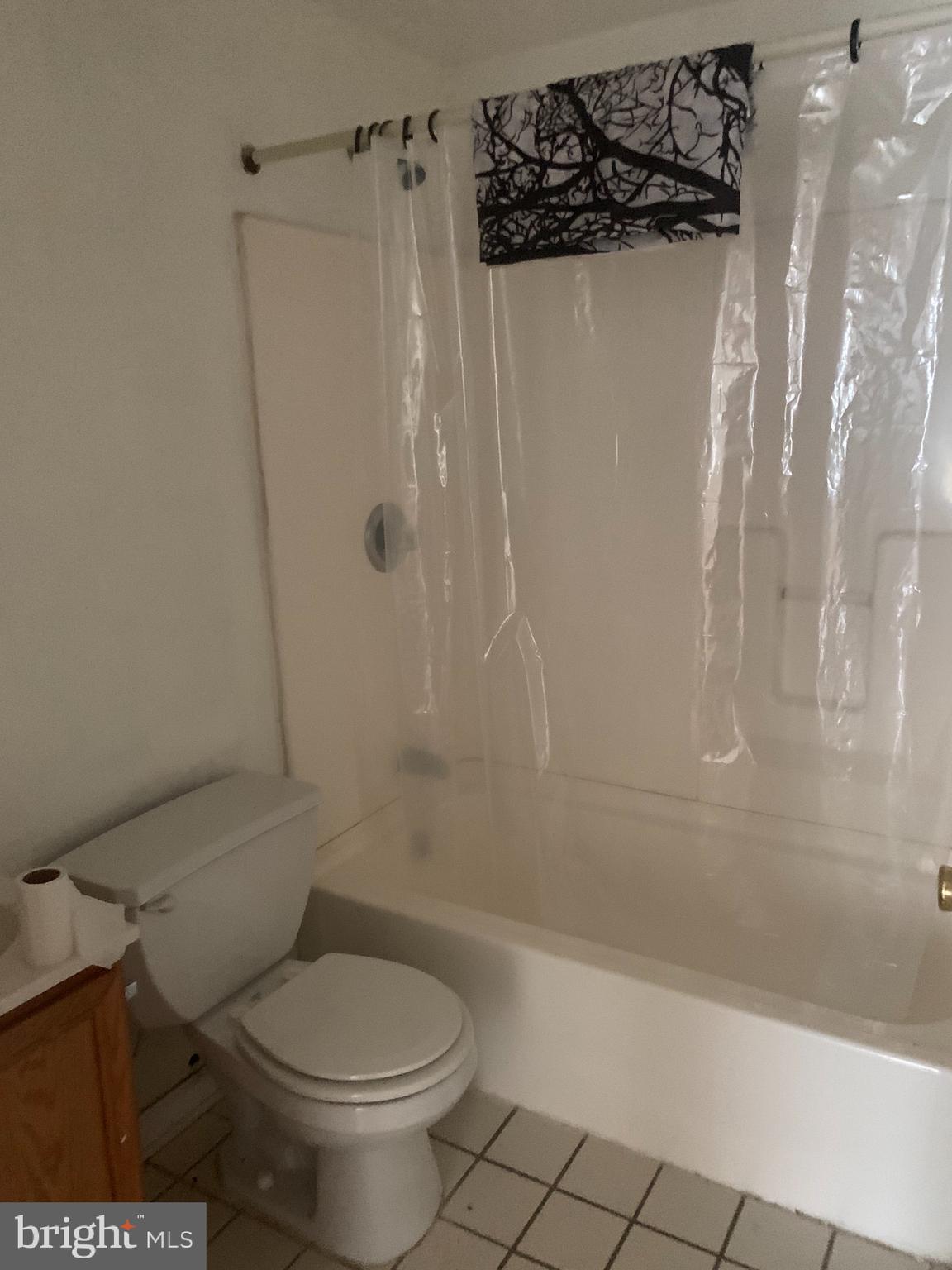 3120 Sumter Road Camden, NJ 08104 - Photo 8 of 10 Bath