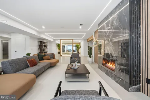 $5,695,888 | 6519 Brawner Street, McLean, VA 22101