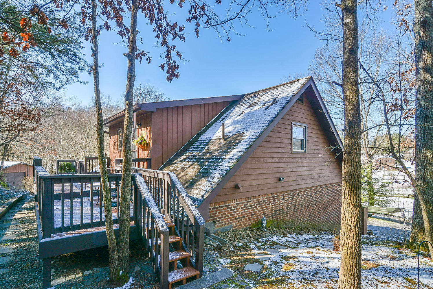 582 V I Ranch Road Bristol, TN 37620 - Photo 36 of 37 582 V I Ranch rear right