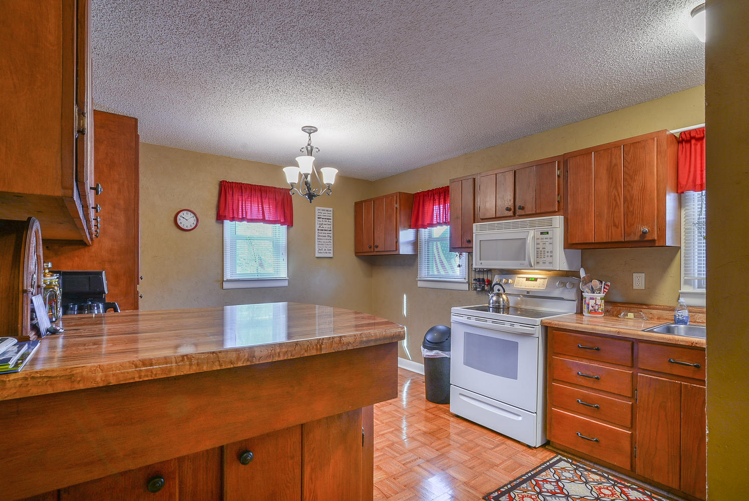 582 V I Ranch Road Bristol, TN 37620 - Photo 6 of 37 582 V I Ranch kitchen dining 1