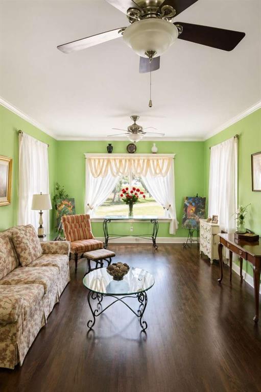 2405 Meriwether Road Shreveport, LA 71108 - Photo 5 of 20 a living room with furniture and a large window
