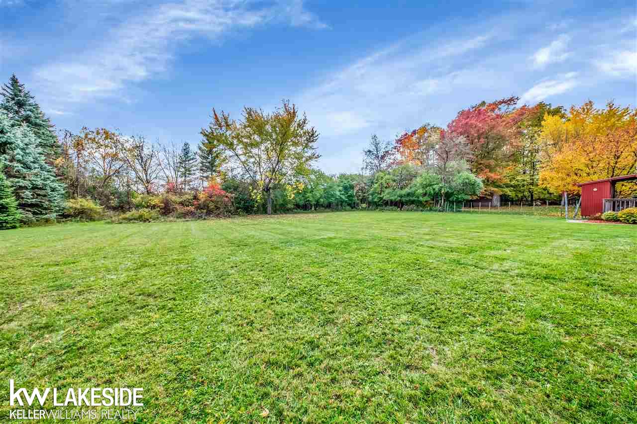 157 Nawakwa Road Rochester, MI 48307 - Photo 7 of 32