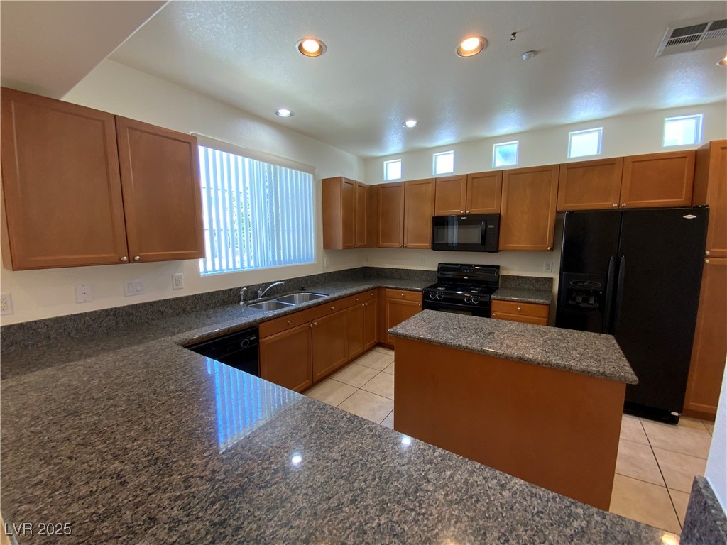 7609 Vanity Court Las Vegas, NV 89149 - Photo 5 of 29